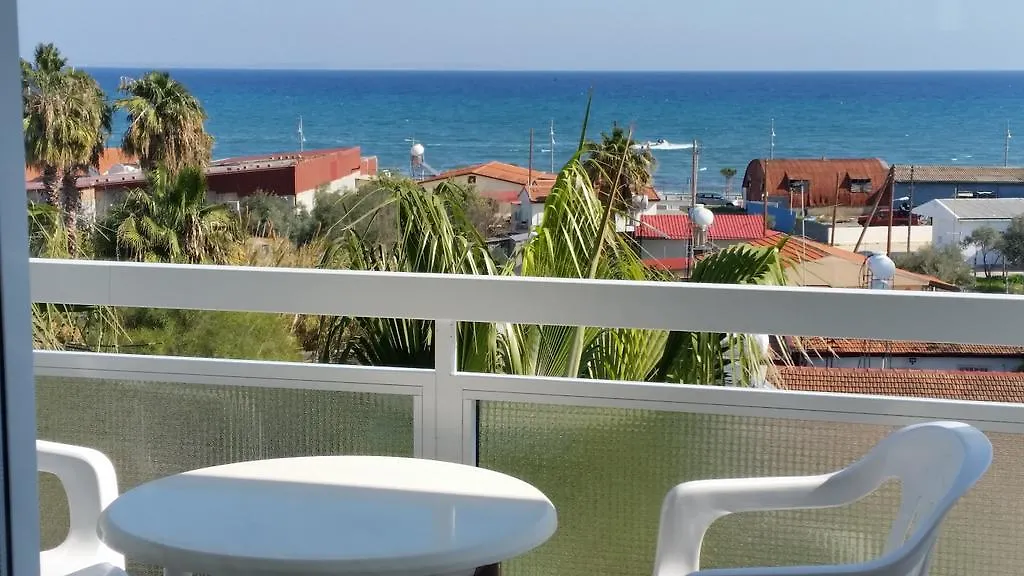 Pelides Apartments Larnaca Cipru